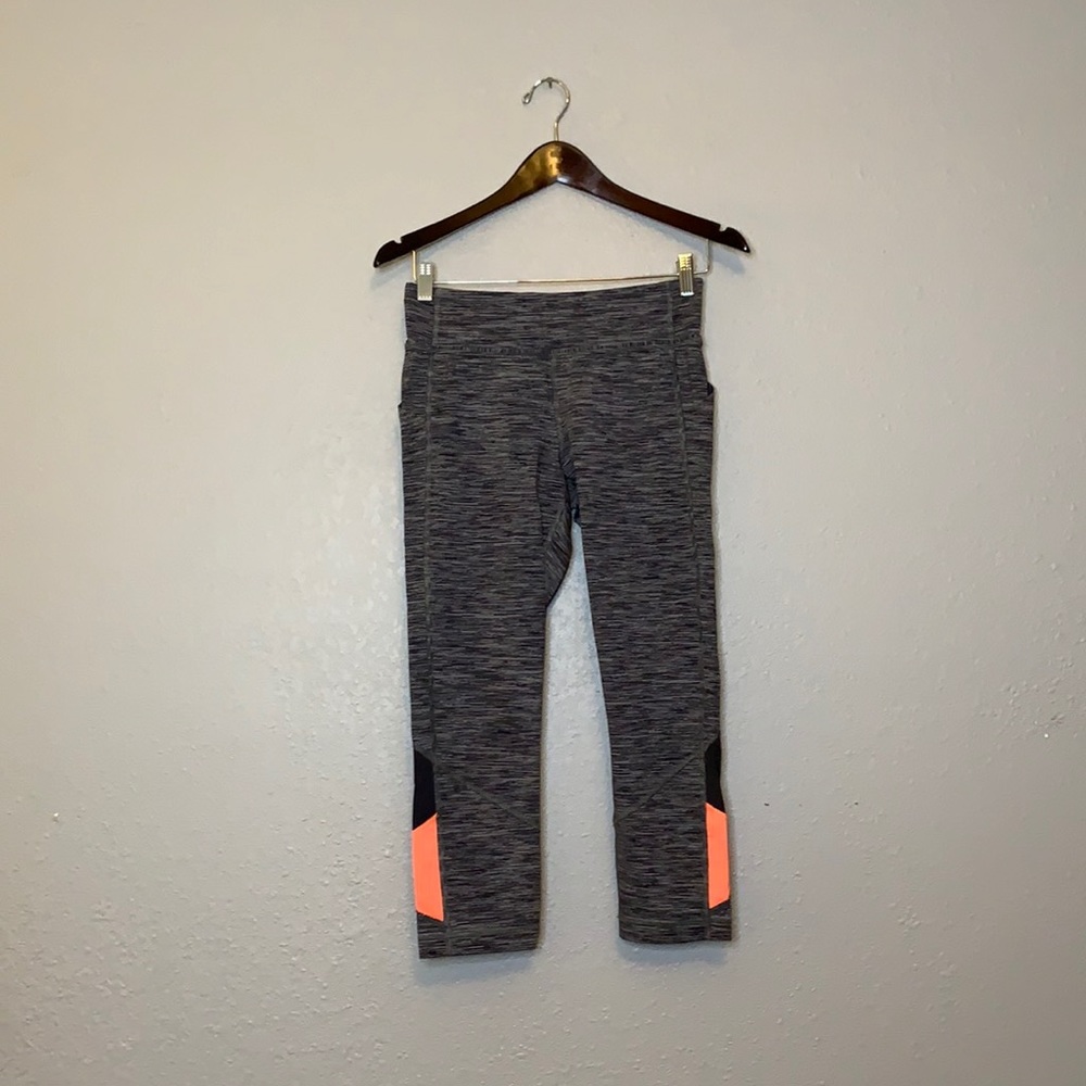 Lululemon luxtreme crop pants with pockets size 6
